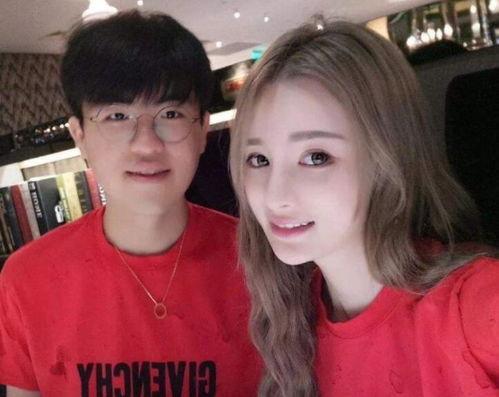 姿态女友爆料接吻视频,接吻视频引发热议
