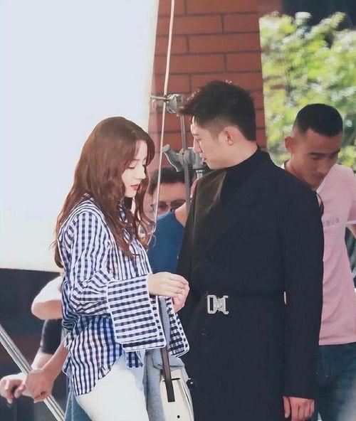 娱乐吃瓜男隐婚,娱乐吃瓜男背后的婚姻真相 第3张 娱乐吃瓜男隐婚,娱乐吃瓜男背后的婚姻真相 第3张